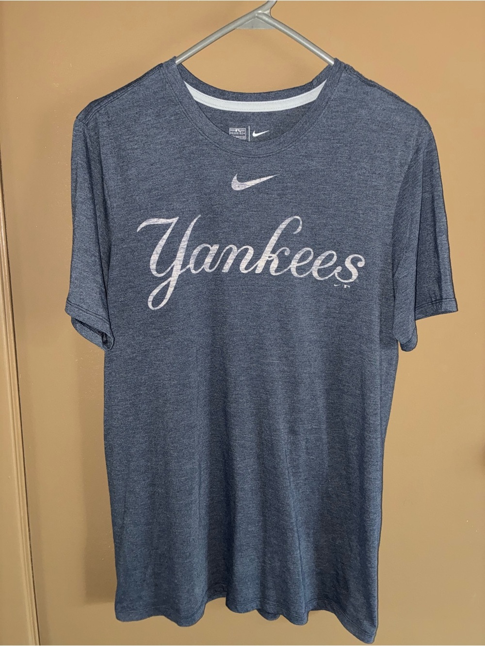 Nike New York Yankees Script Tee Shirt Size Medium MLB Navy
